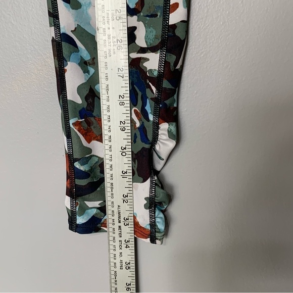 Free People Movement FP Guinevere camo ruched 7/8 leggings.‎ Size 6P - Picture 8 of 10
